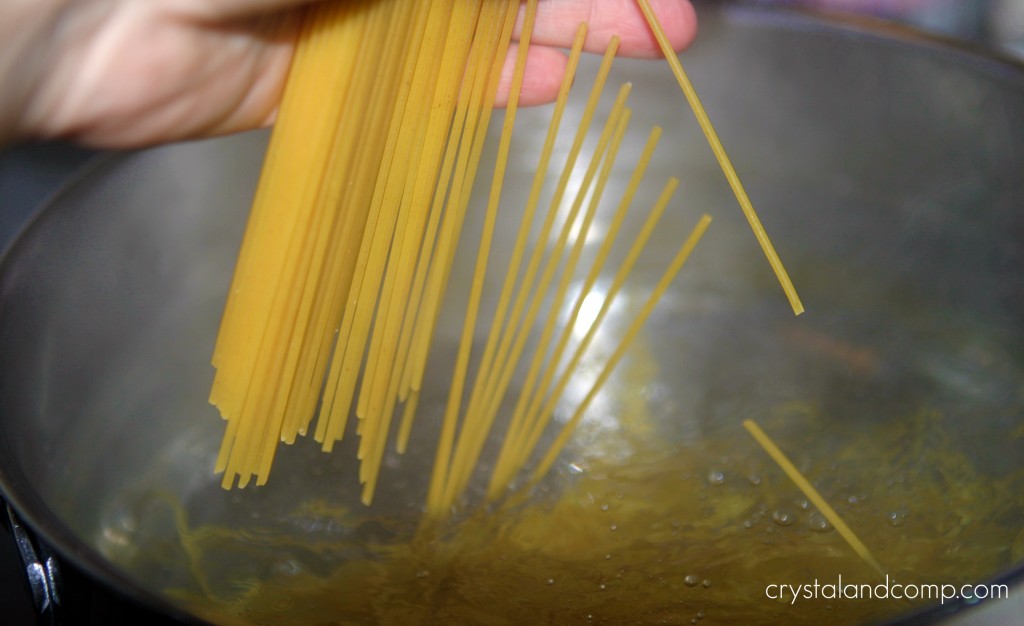 boiling spaghetti noodles