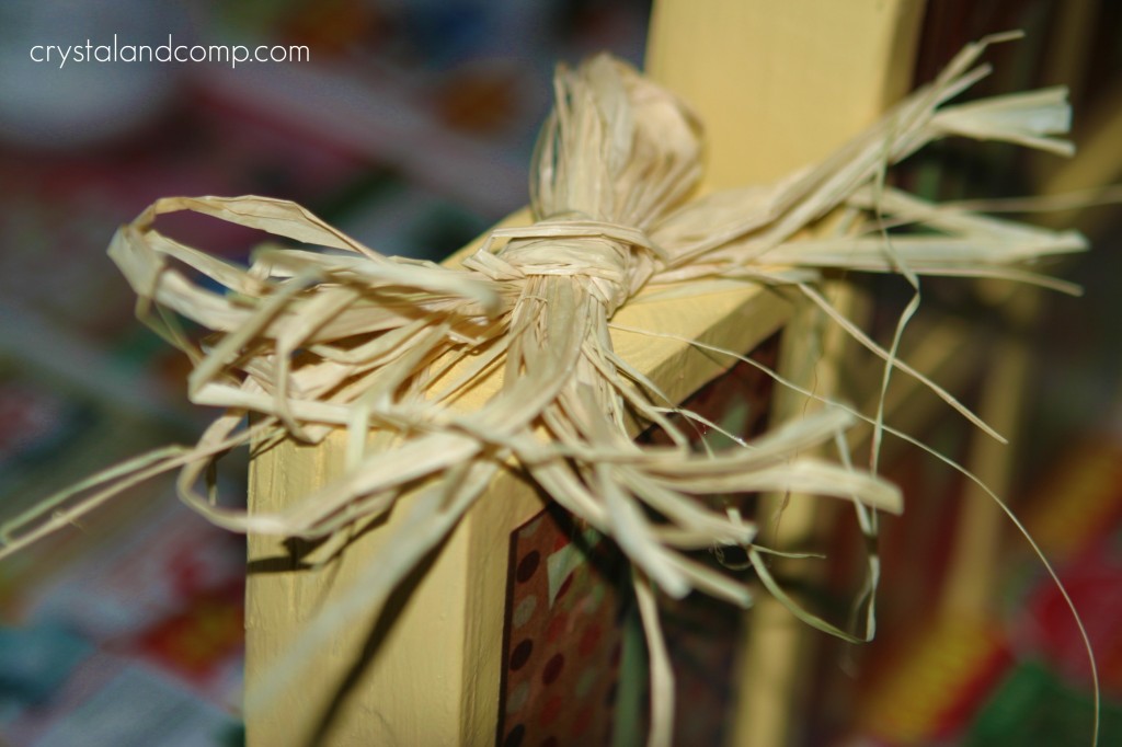 raffia and wooden blocks
