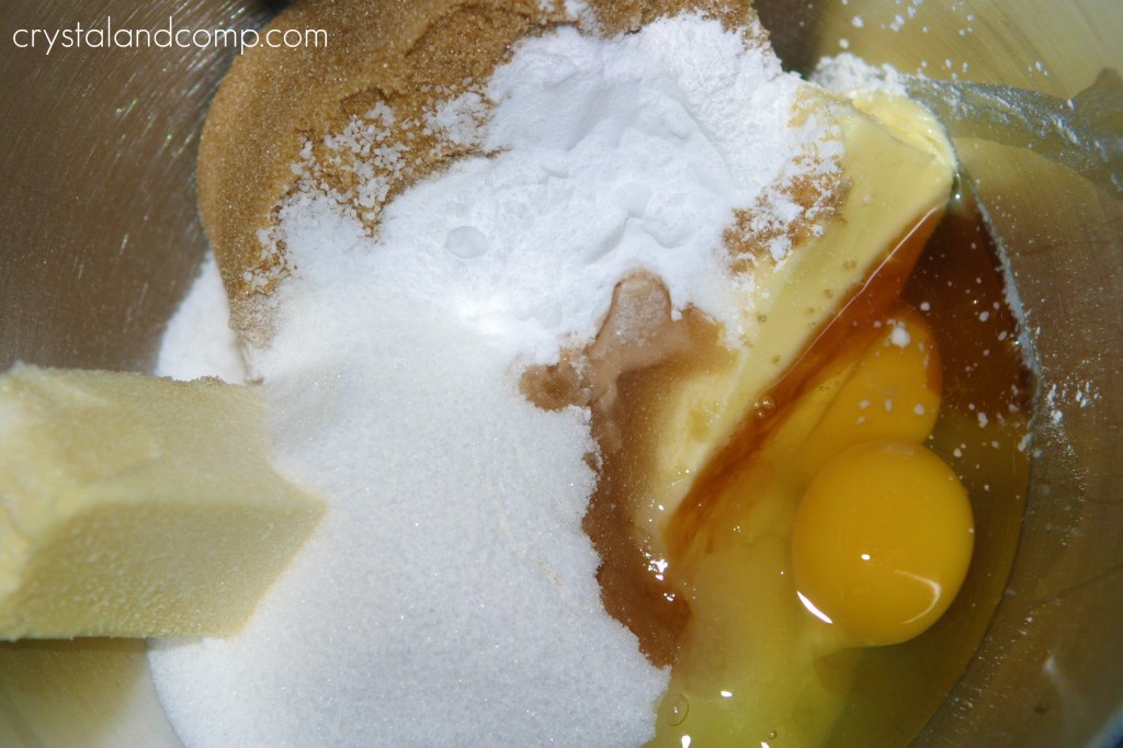 mix eggs butter sugars and vanilla