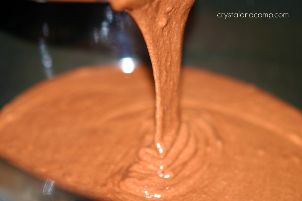 bake a cake in the crockpot