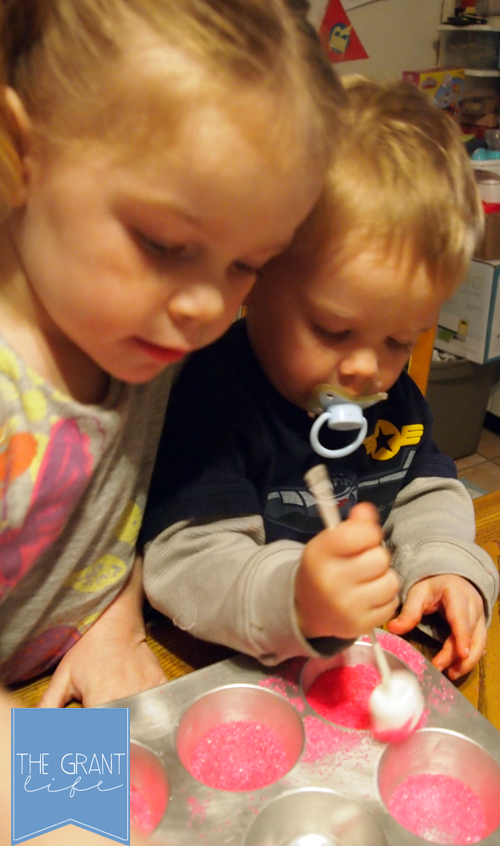 making marshmellow pops