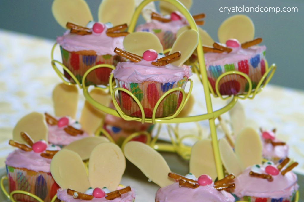spring cupcake display for easter