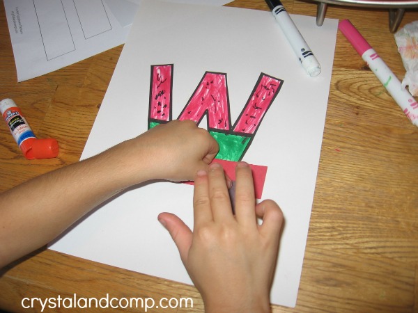 week crafts for preschoolers: w is for watermelon #letteroftheweek #crystalandcomp